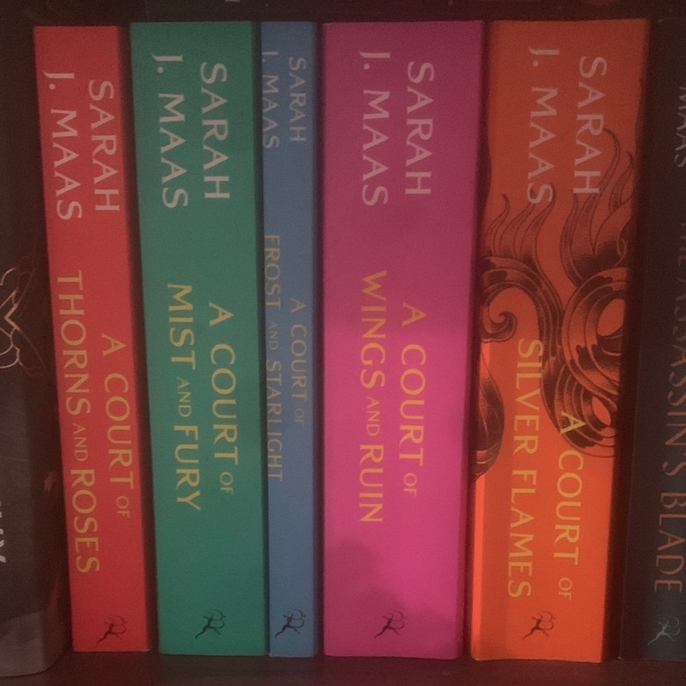 Source Unknown Colorful Book Set